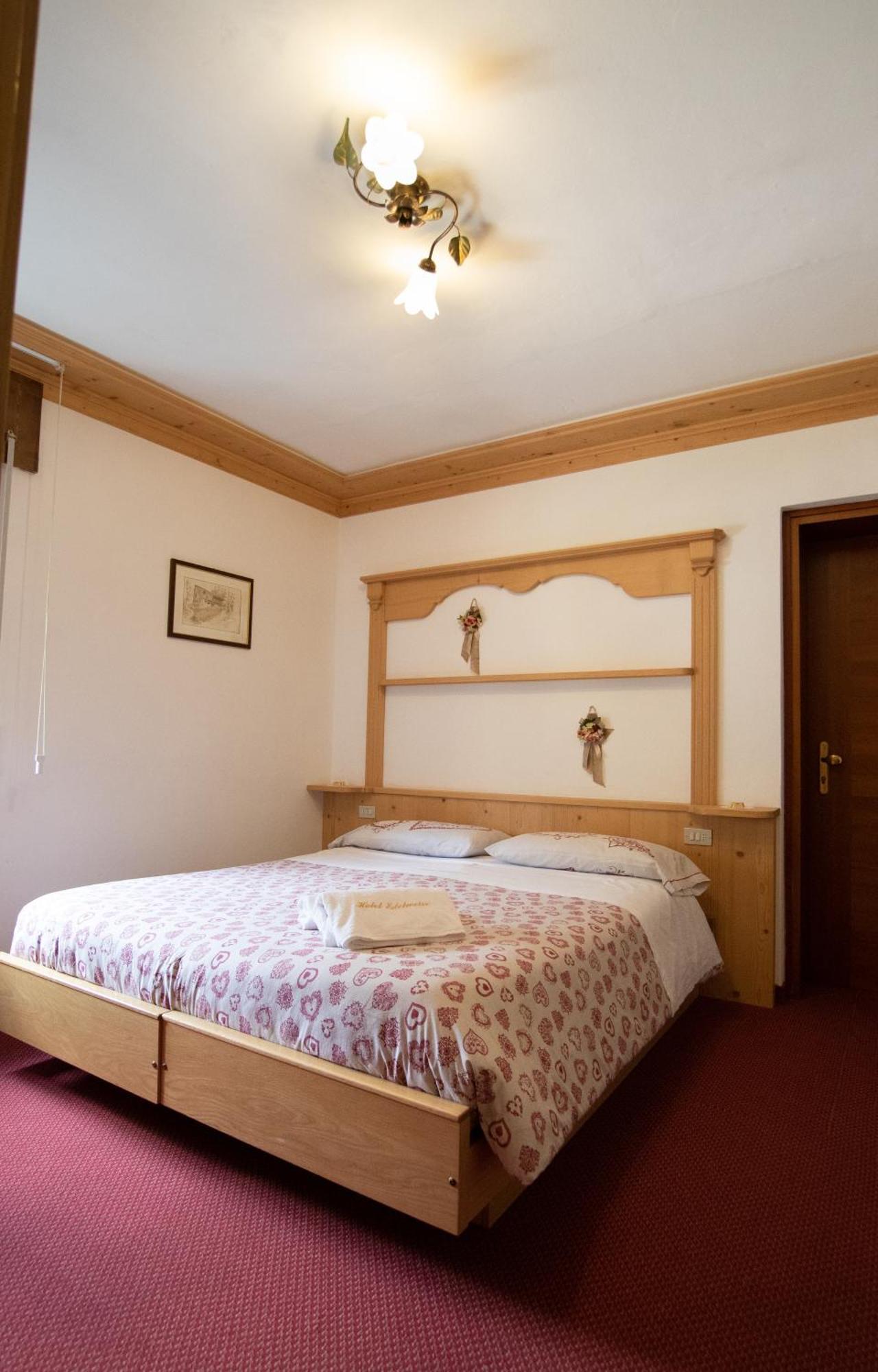 Hotel Edelweiss 3*