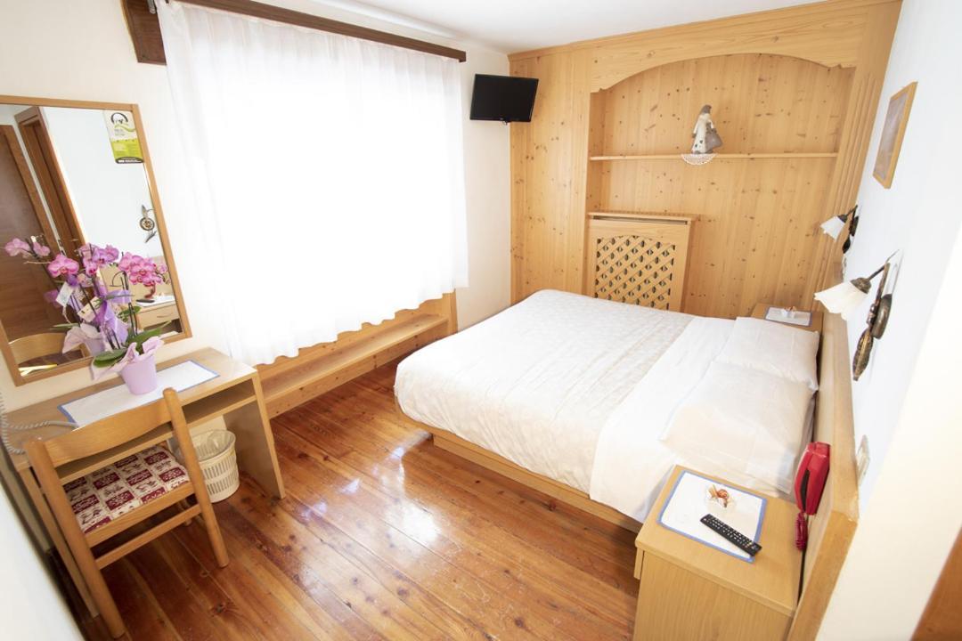 Edelweiss Hotel 3*